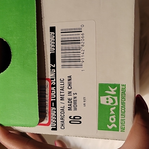 Sanuk Sandals - Picture 3 of 6